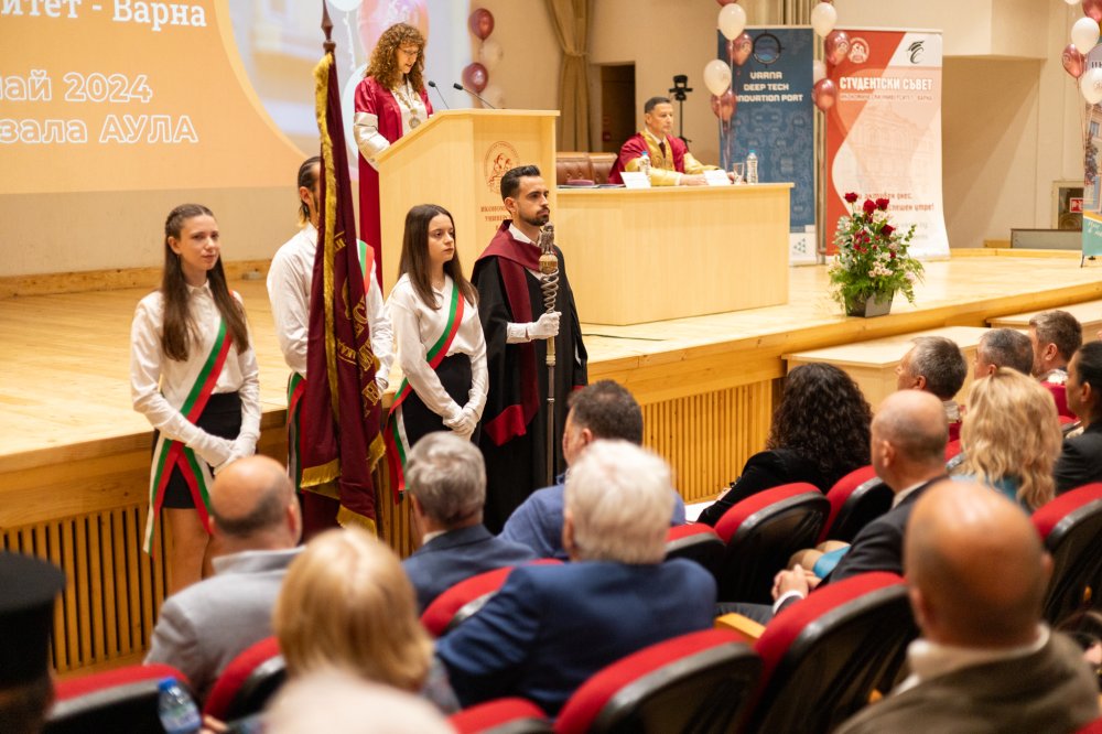 Икономически университет – Варна празнува 104-ата си годишнина 